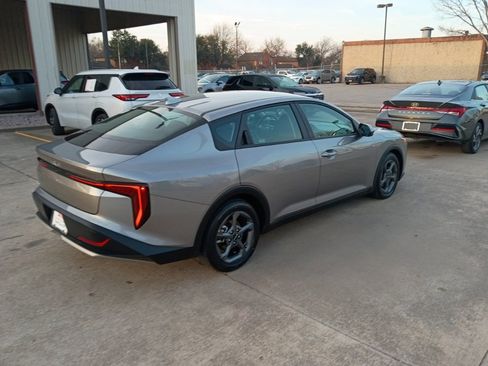 Used 2025 Kia K4 LXS image 5