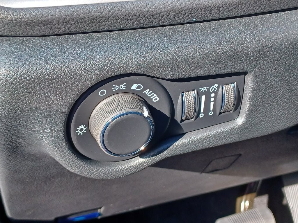 New 2027 Chrysler Pacifica Limited AWD/4WD image 10