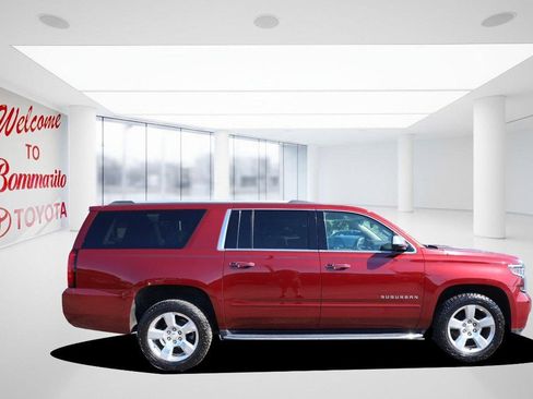 Used 2020 Chevrolet Suburban Premier AWD/4WD image 5