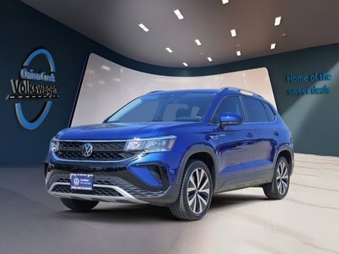 Used 2024 Volkswagen Taos SE image 3