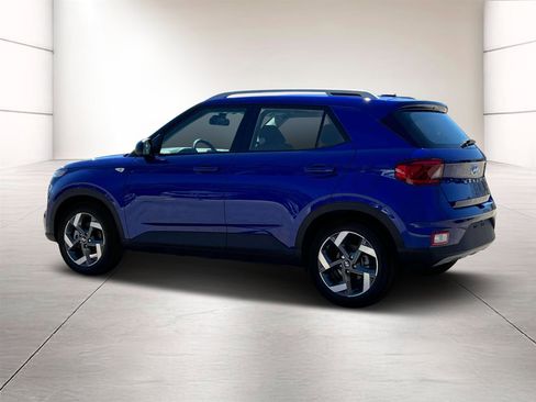 New 2025 Hyundai Venue SEL image 4