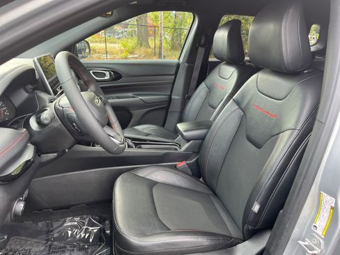 Used 2025 Jeep Compass Trailhawk w/ Trailer Tow Group image 36