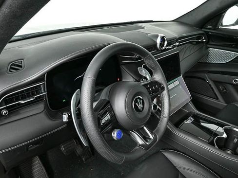 New 2025 Maserati Grecale Modena image 4