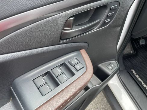 Used 2025 Honda Passport EX-L image 12