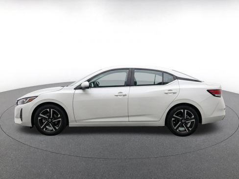 Used 2025 Nissan Sentra SV FWD image 4