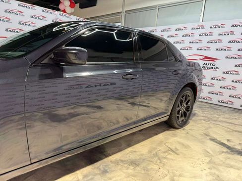 Used 2019 Chrysler 300 S image 5