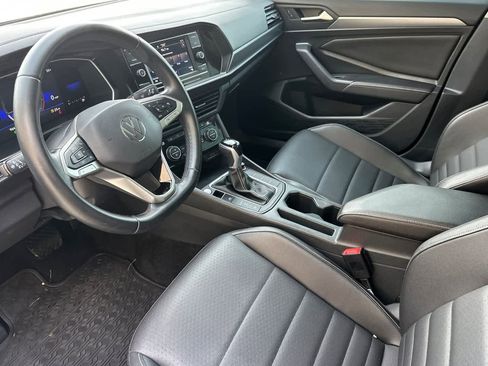 Used 2022 Volkswagen Jetta SE image 9