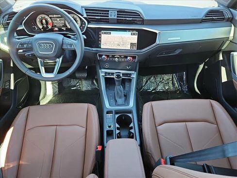 Certified 2024 Audi Q3 2.0T Premium Plus image 18