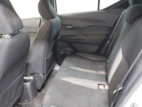 Used 2018 Nissan Kicks SV image 16