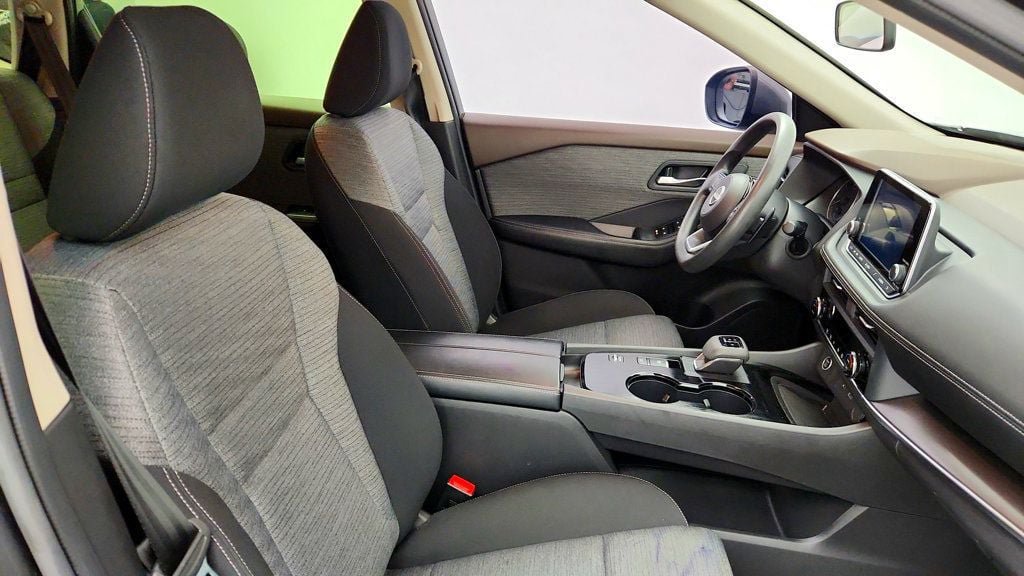 Used 2023 Nissan Rogue SV FWD image 23