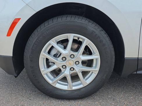 Used 2022 Chevrolet Equinox LT w/ Driver Convenience Package FWD image 9