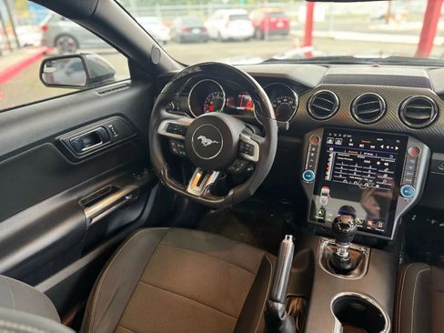 Used 2015 Ford Mustang Coupe image 10