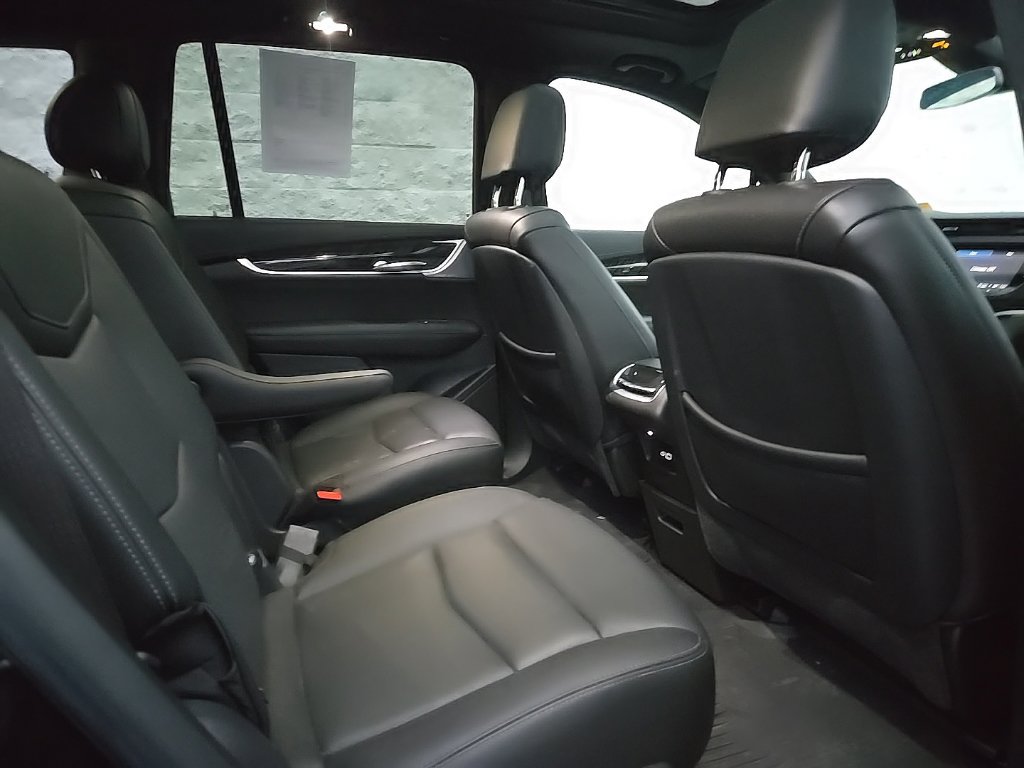 Certified 2024 Cadillac XT6 Premium Luxury AWD/4WD image 15