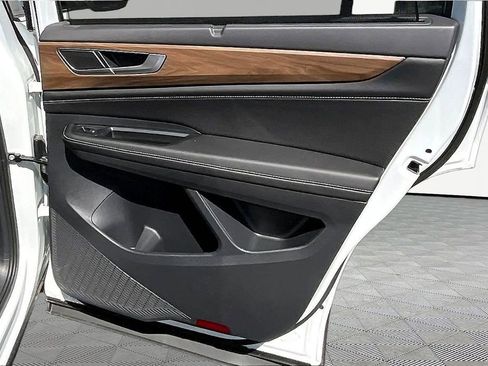 New 2026 Volkswagen Atlas SE FWD image 26