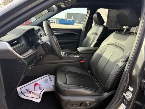 New 2025 Jeep Grand Cherokee L Limited w/ Luxury Tech Group II image 12