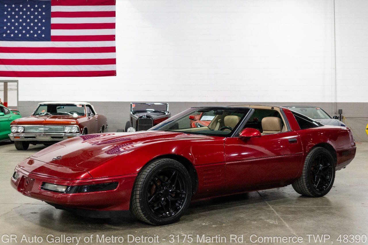 Used 1992 Chevrolet Corvette Coupe RWD image 1