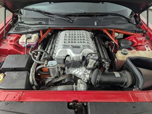 Used 2016 Dodge Challenger SRT Hellcat RWD image 9