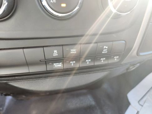 Used 2017 RAM 2500 Tradesman w/ Protection Group image 17