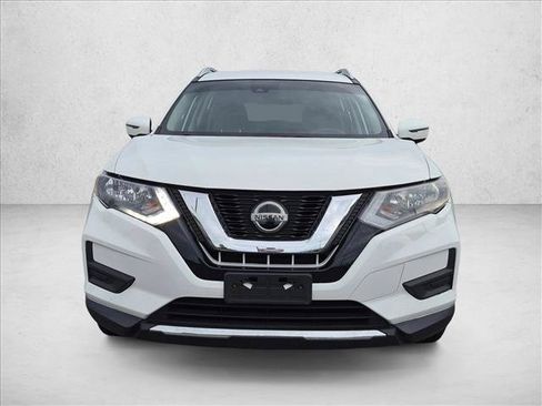 Used 2020 Nissan Rogue SV FWD image 2