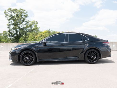 Used 2022 Toyota Camry XSE FWD image 4