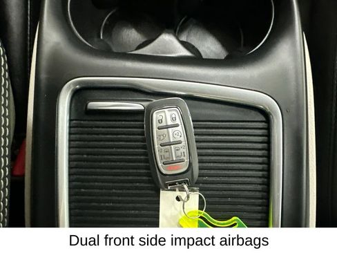 Used 2024 Chrysler Pacifica Touring-L FWD image 35