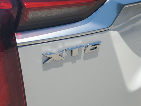 Used 2024 Cadillac XT6 Premium Luxury FWD image 13