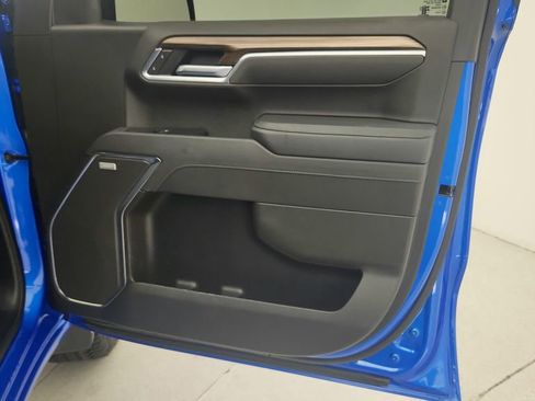 Certified 2025 Chevrolet Silverado 1500 LT Trail Boss w/ Convenience Package II AWD/4WD image 32