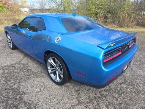Used 2016 Dodge Challenger R/T Plus image 3