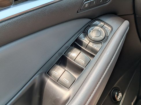 Used 2018 Buick Enclave Premium FWD image 23