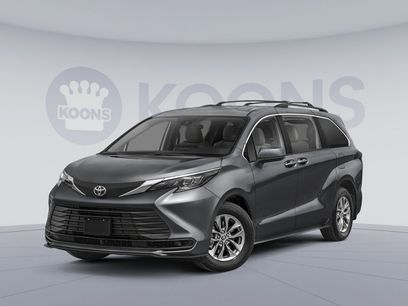 New 2025 Toyota Sienna LE