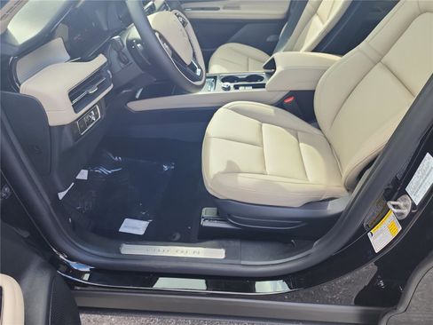 New 2026 Lincoln Corsair Premiere image 13