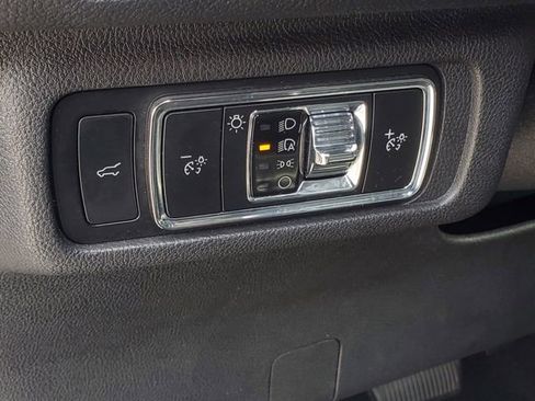 Certified 2024 Lincoln Corsair AWD w/ Equipment Group 101A image 11