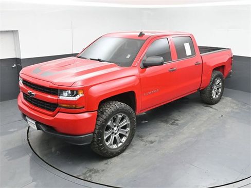 Used 2018 Chevrolet Silverado 1500 Custom w/ Custom Value Package image 15