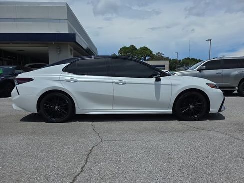 Used 2023 Toyota Camry XSE FWD image 3