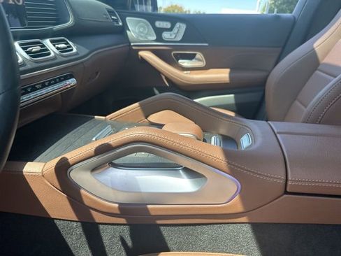Certified 2025 Mercedes-Benz GLS 450 4MATIC image 15