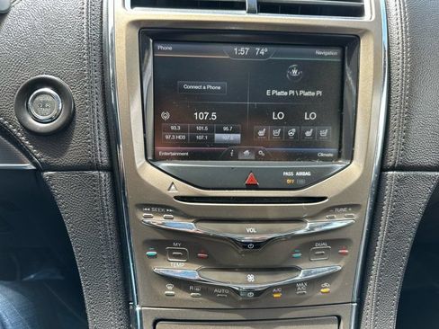Used 2013 Lincoln MKX AWD image 17