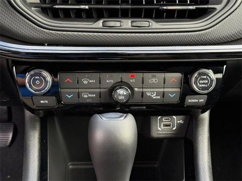 New 2025 Jeep Compass Latitude w/ Sun & Sound Group image 25