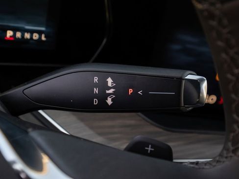 New 2025 Chevrolet Suburban LS image 26