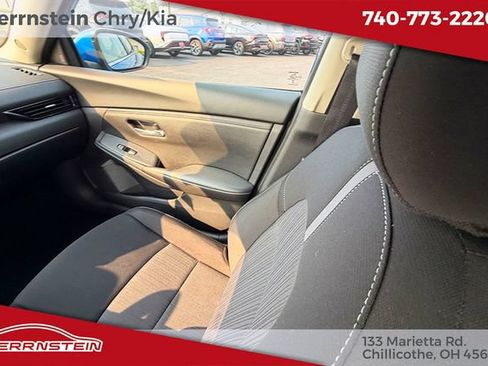 Used 2025 Nissan Sentra SV FWD image 11