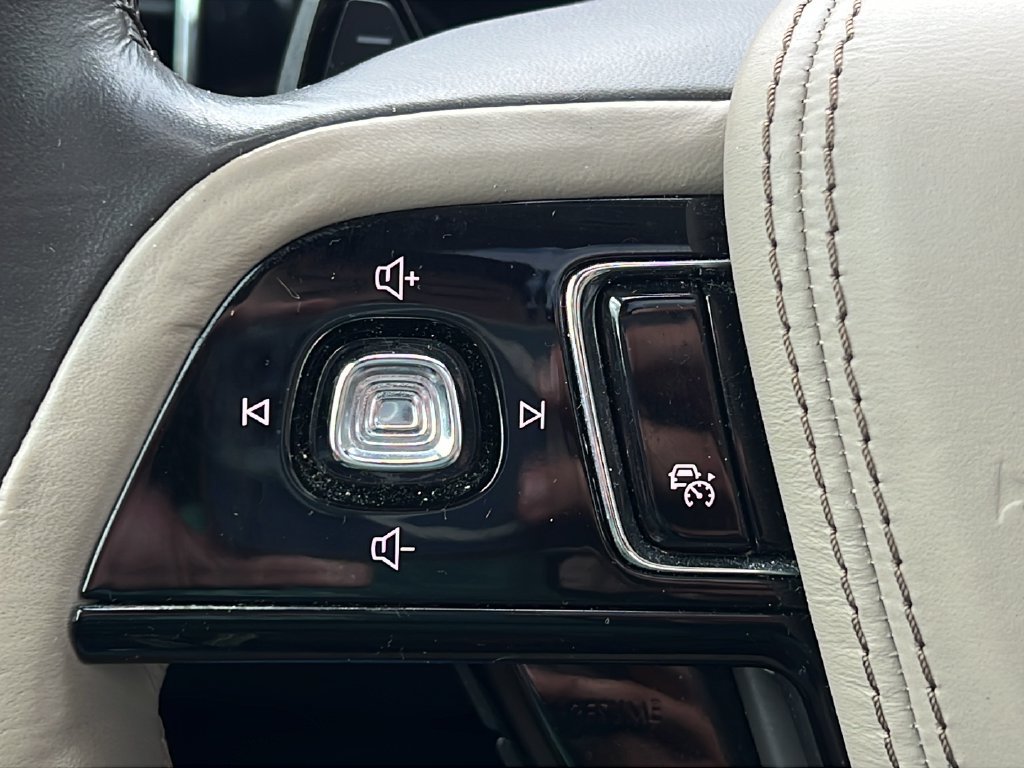 Used 2022 Lincoln Aviator Reserve w/ Equipment Group 201A RWD image 21