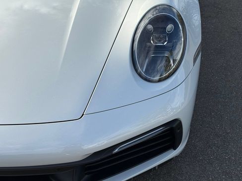 Used 2024 Porsche 911 Carrera RWD image 11