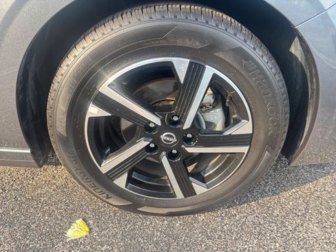 Used 2025 Nissan Sentra SV FWD image 29