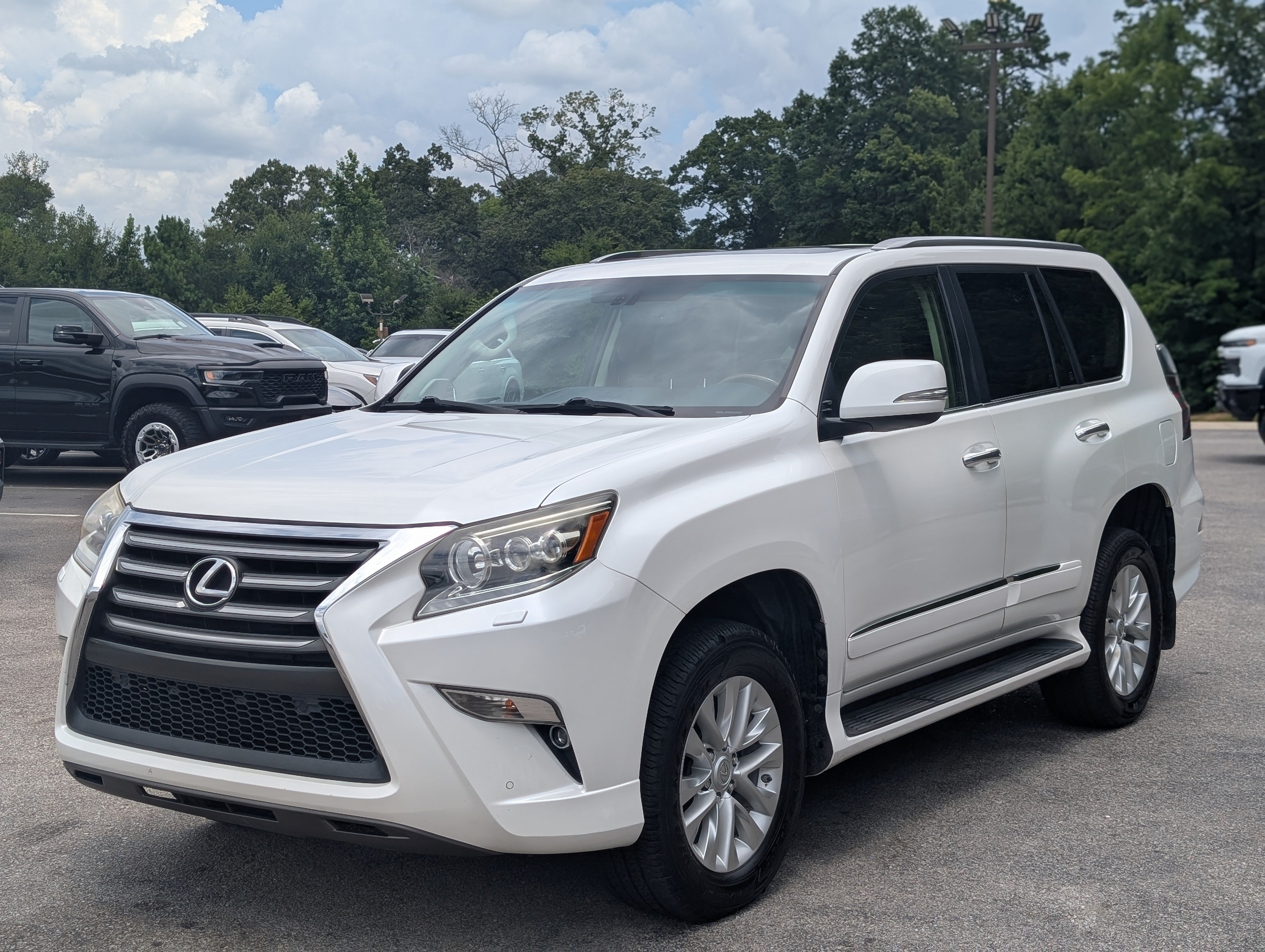 Used 2015 Lexus GX 460 w/ Premium Package AWD/4WD image 5