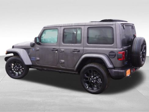 Certified 2025 Jeep Wrangler Sahara 4xe w/ Safety Group image 9