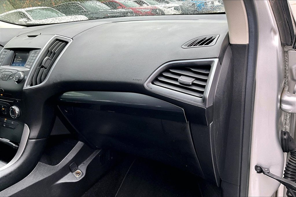 Used 2016 Ford Edge SE FWD image 15