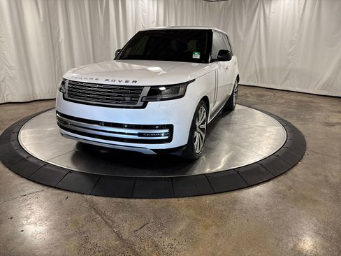 Used 2023 Land Rover Range Rover Autobiography image 1