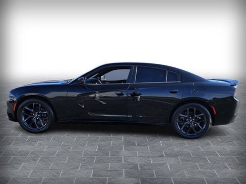 Used 2019 Dodge Charger SXT w/ Blacktop Package image 4
