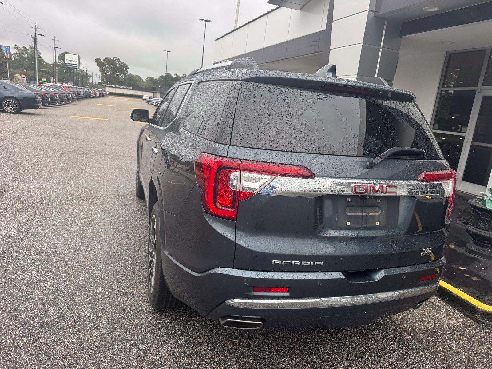 Used 2020 GMC Acadia Denali w/ Trailering Package FWD image 16
