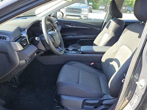 Used 2025 Toyota Camry LE FWD image 10