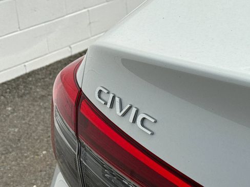 Used 2024 Honda Civic Touring image 13